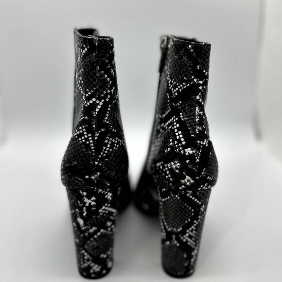 Rampage Snake Skin Animal Print Heeled Boots NWOB Women's Sz 8 Black White - Picture 6 of 12